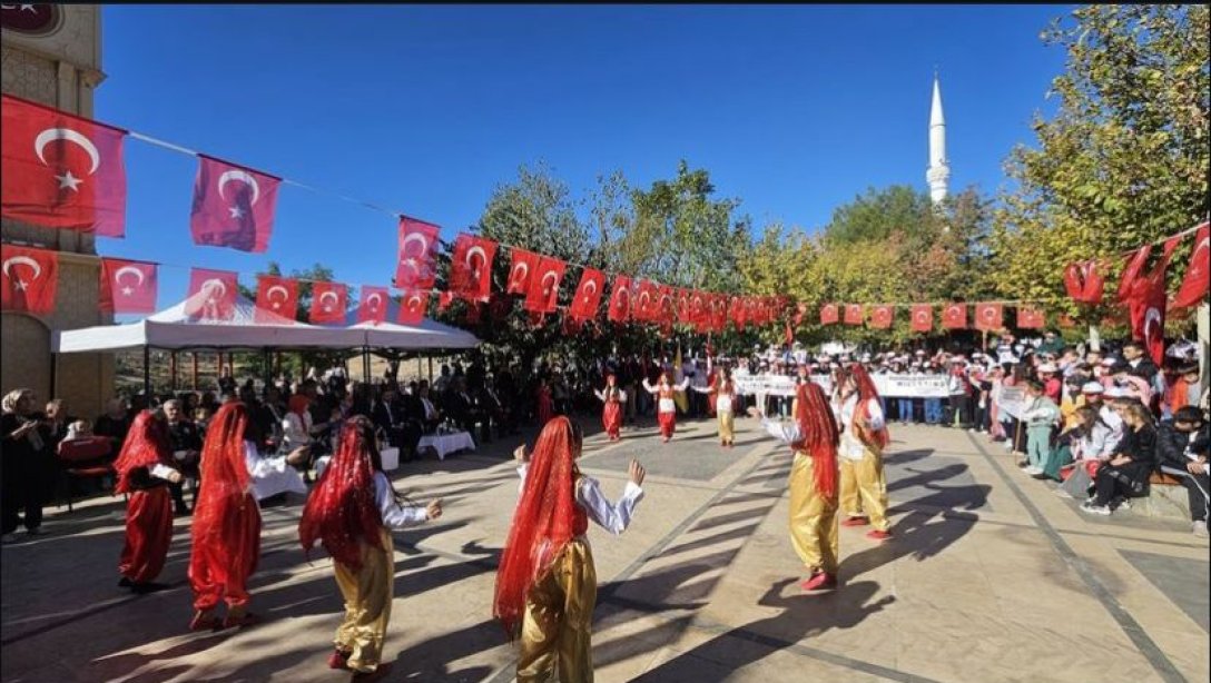 29 Ekim Cumhuriyet Bayramının 101. Yıl Dönümü Coşkuyla Kutlandı.