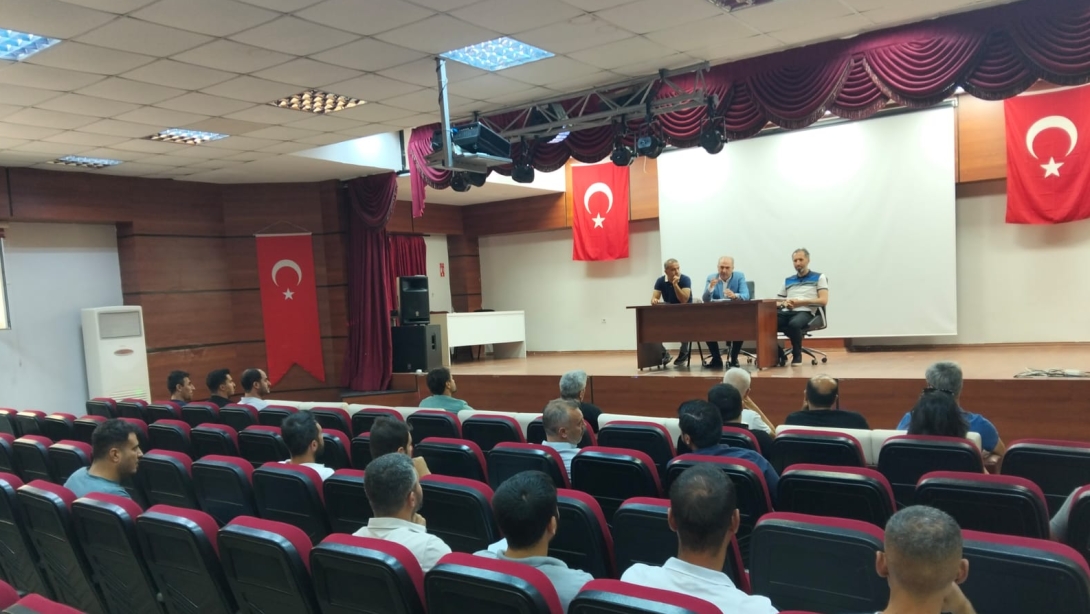 24-2025 Eğitim Öğretim Yılı Sene Sonu İlçe Milli Eğitim Müdürler Kurulu Toplantısı, Müdürümüz Behcet TEKDEMİR Başkanlığında Düzenlendi